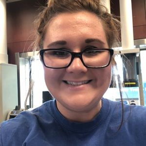 Meet your Posher, Alyson